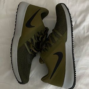 Nike Varsity Compete Trainers